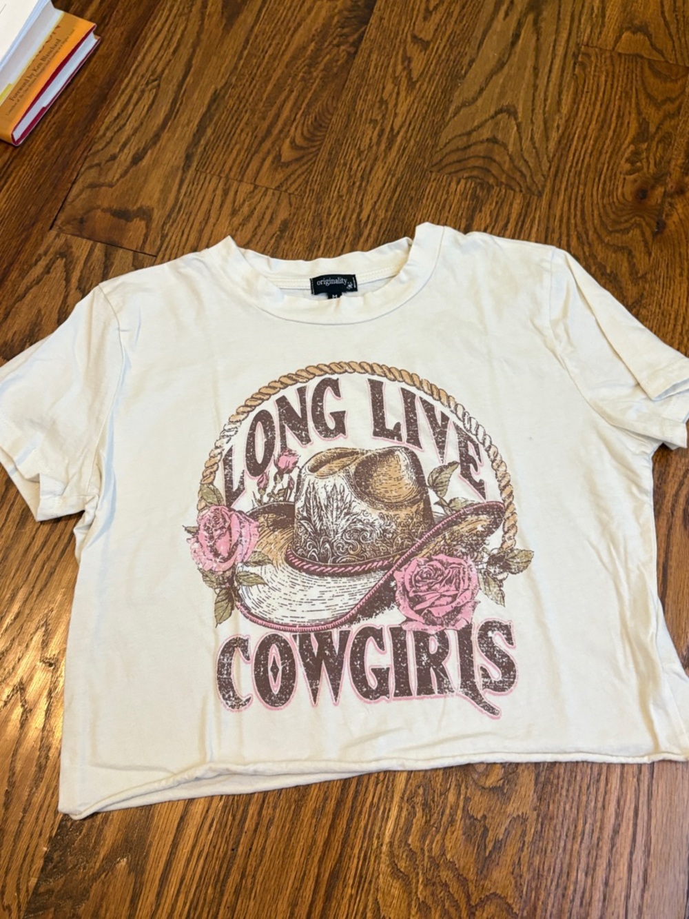 White 'Long Live Cowgirls' Graphic Crop Tee